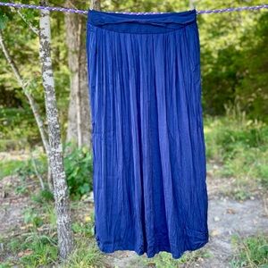 Chicos crinkly soft flowing maxi skirt